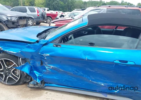 2019 Ford Mustang Ecoboost z USA, uszkodzony, nr VIN 1FATP8UH7K5184422